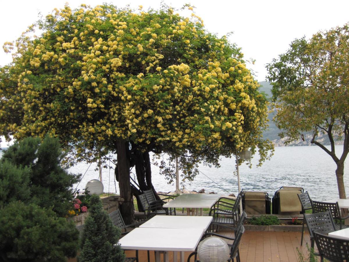 Piccolo Hotel Direkt Am See Brenzone sul Garda Exteriér fotografie