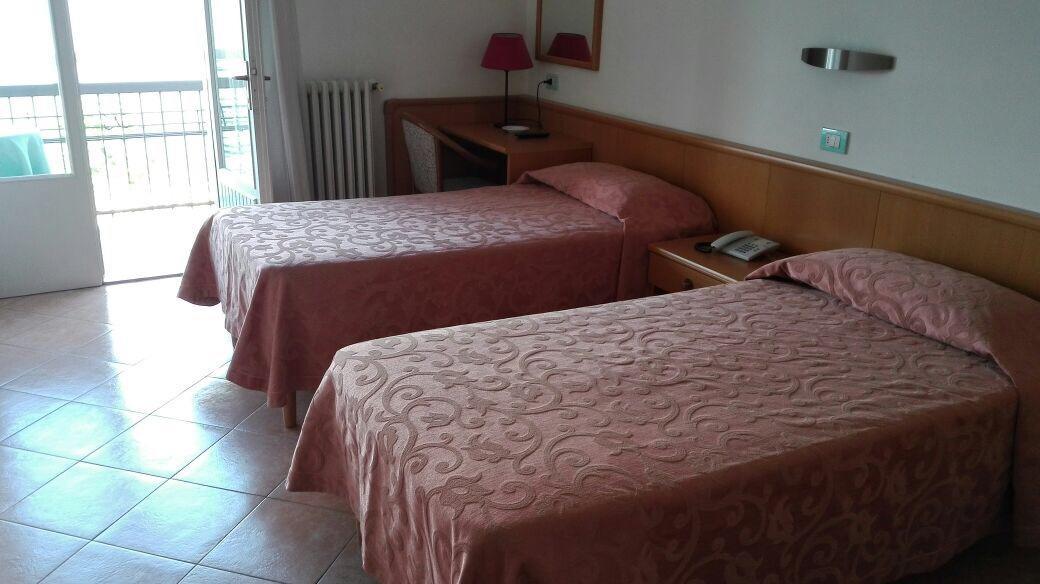 Piccolo Hotel Direkt Am See Brenzone sul Garda Exteriér fotografie