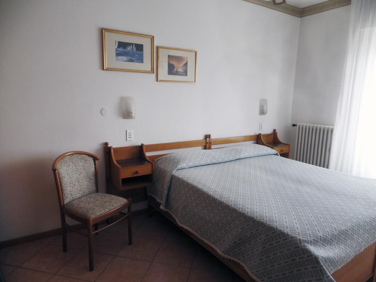 Piccolo Hotel Direkt Am See Brenzone sul Garda Exteriér fotografie