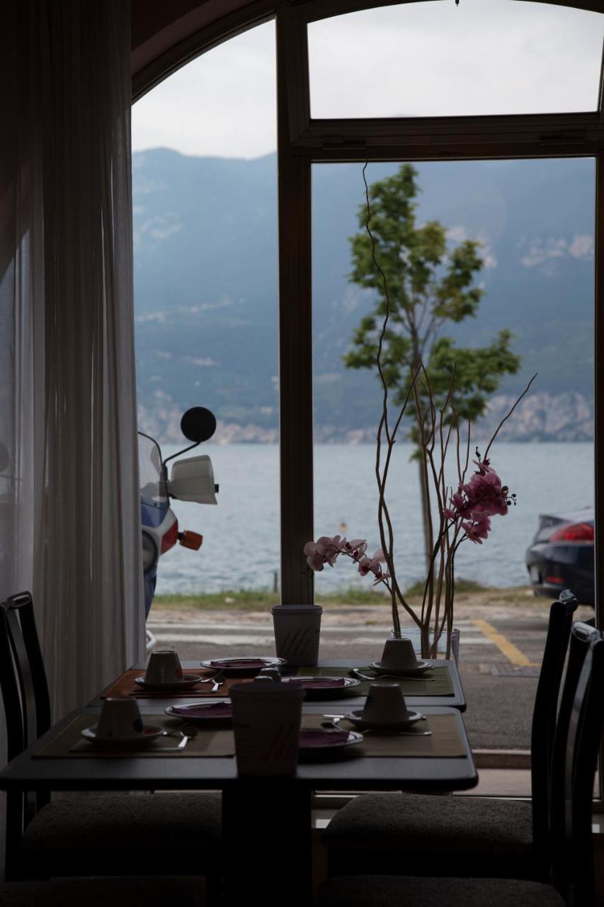 Piccolo Hotel Direkt Am See Brenzone sul Garda Exteriér fotografie